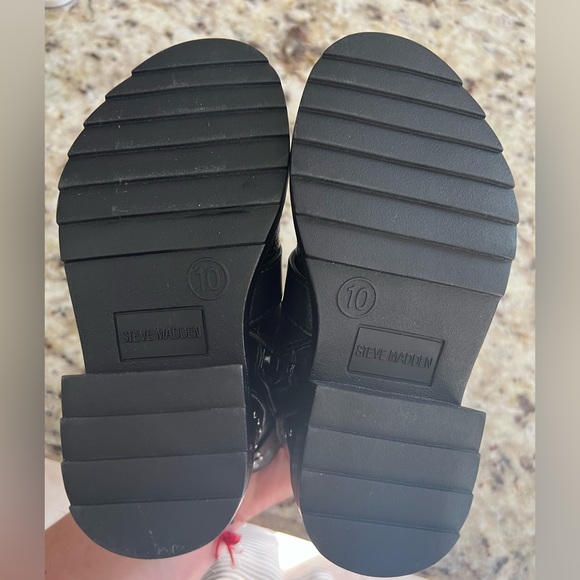 Kids' Halsi Crystal Stud Moto Boot In Black by Steve Madden size 10 brand new - Picture 7 of 9